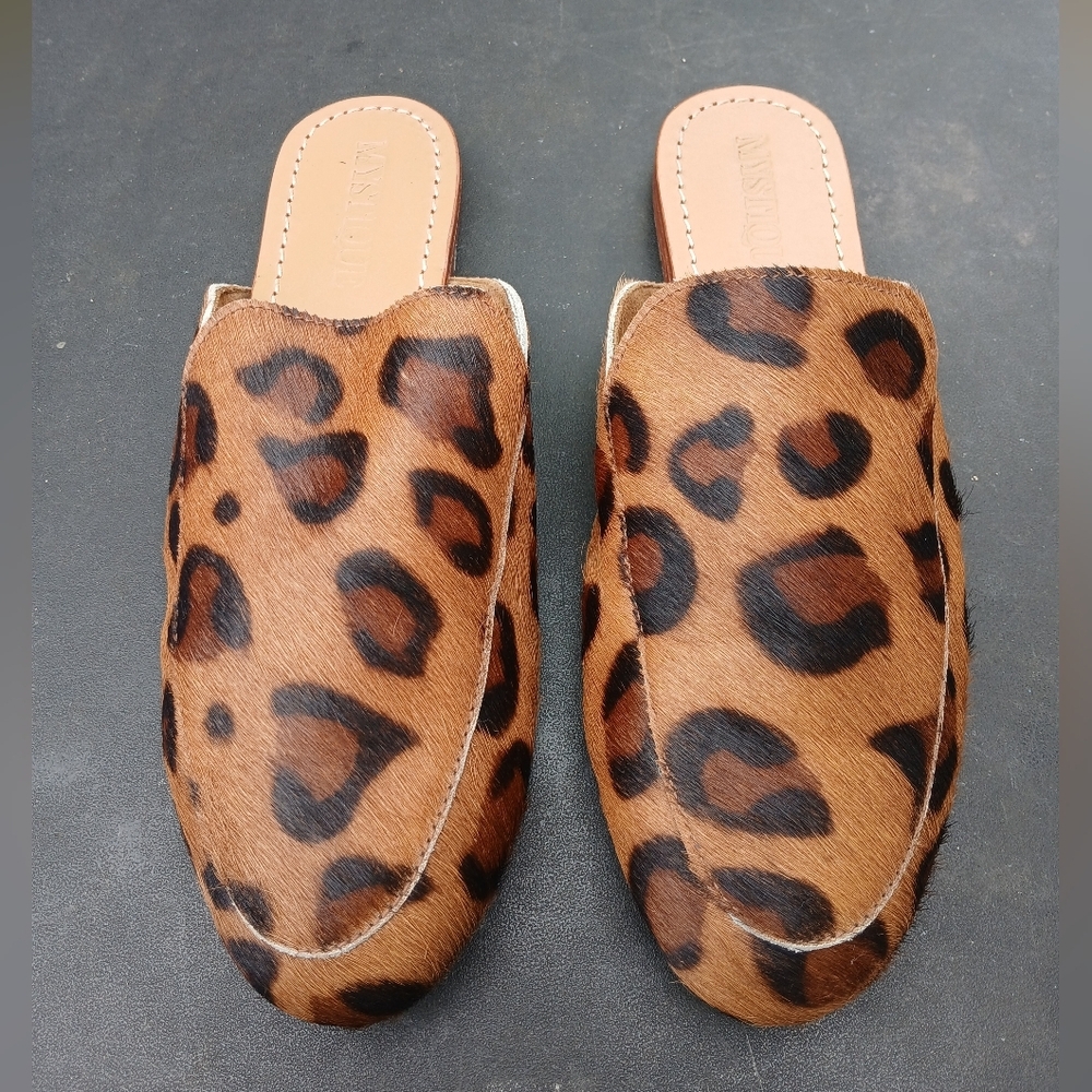 Mystique Boutique Leopard Print Tan Brown Slip-On Mules